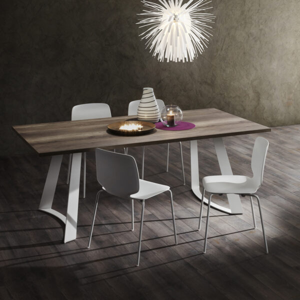 Bruno - Tavolo design fisso con struttura in metallo verniciato