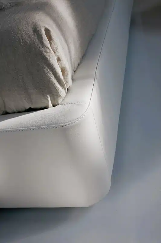 Diamante - Letto matrimoniale moderno con decoro imbottito in tessuto o ecopelle