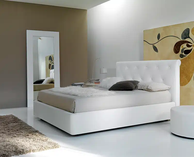 Diamante - Letto matrimoniale moderno con decoro imbottito in tessuto o ecopelle