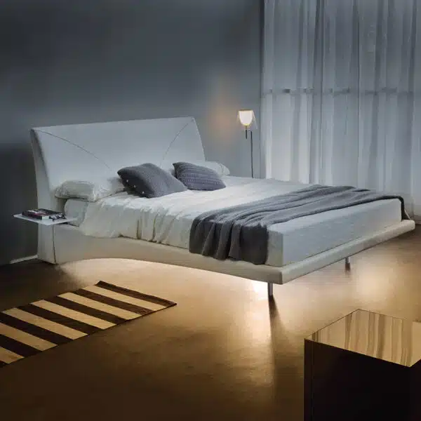 Fly Light - Letto matrimoniale moderno e contemporaneo imbottito in tessuto o ecopelle