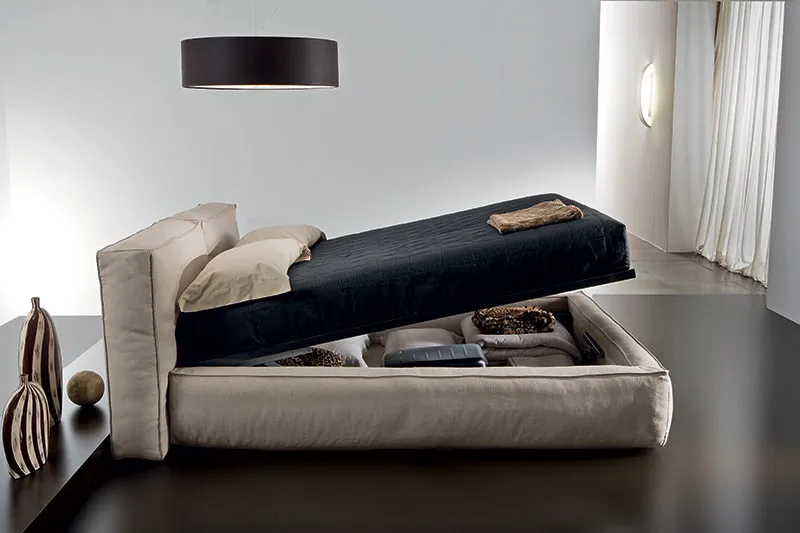Boss - Letto matrimoniale moderno imbottito in tessuto o ecopelle con giroletto in piuma