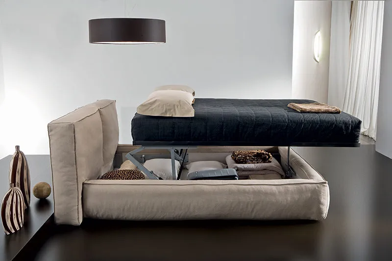 Boss - Letto matrimoniale moderno imbottito in tessuto o ecopelle con giroletto in piuma