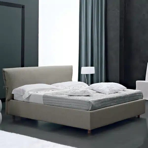 Cleopatra - Letto matrimoniale moderno e confortevole imbottito in tessuto o ecopelle