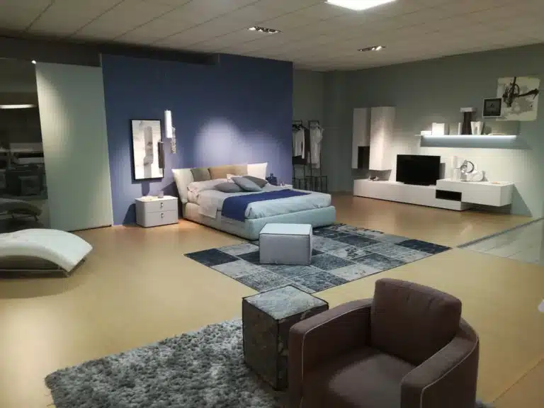 SHOWROOM