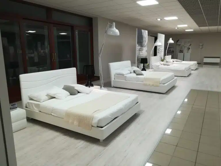 SHOWROOM