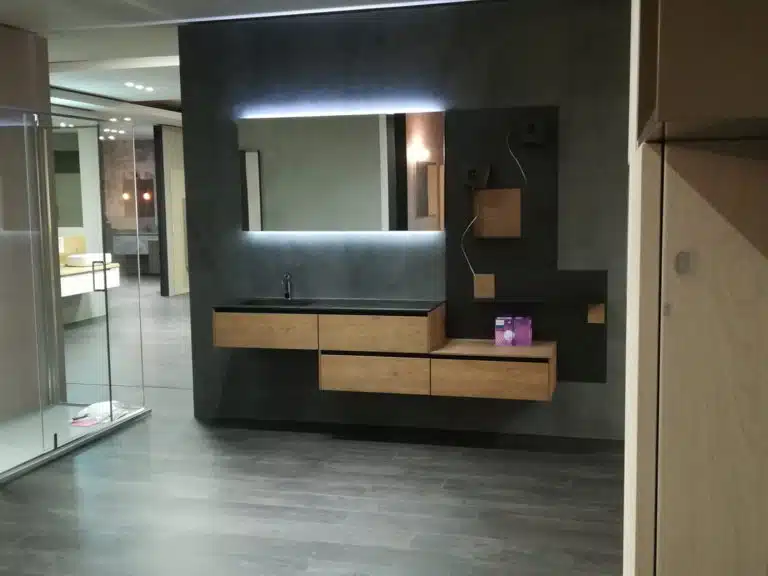 SHOWROOM