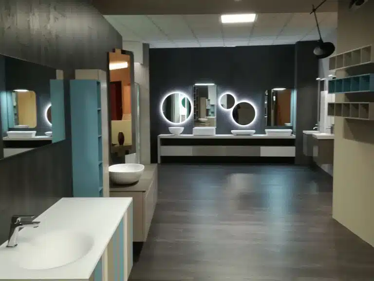SHOWROOM