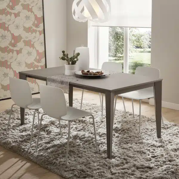 Carlo - Tavolo classico ed elegante con gamba in metallo