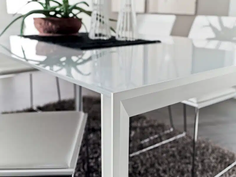 Tommaso - Tavolo design semplice ma dalla linea elegante