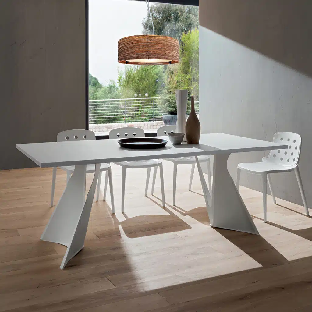 Claudio - Tavolo fisso dal design accattivante fisso con basamento a V