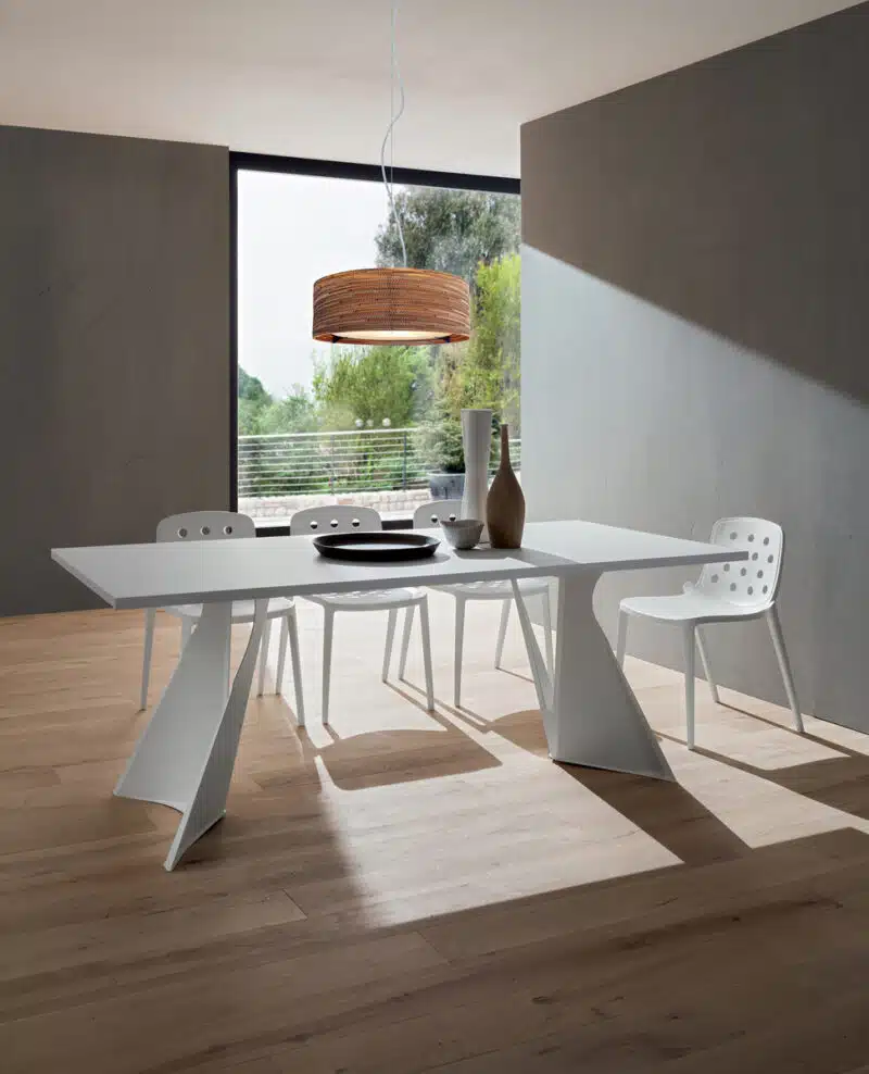 Claudio - Tavolo fisso dal design accattivante fisso con basamento a V