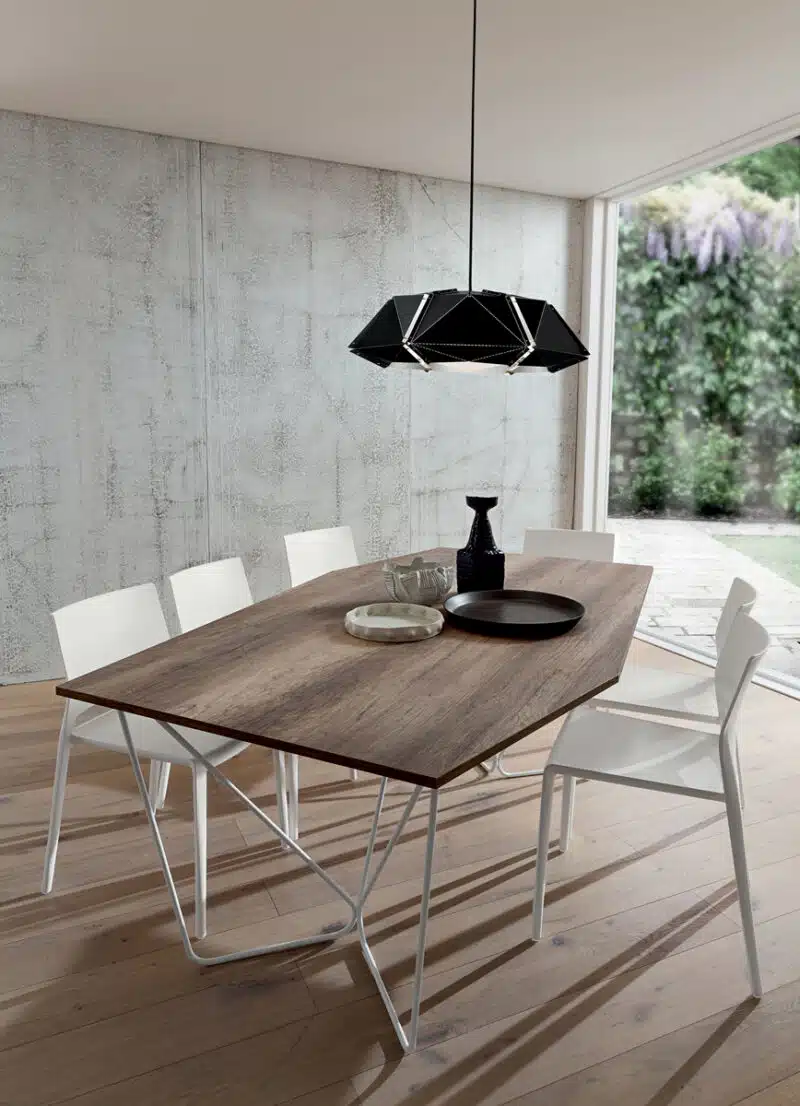 Denis - Tavolo di alto design ricercato e moderno