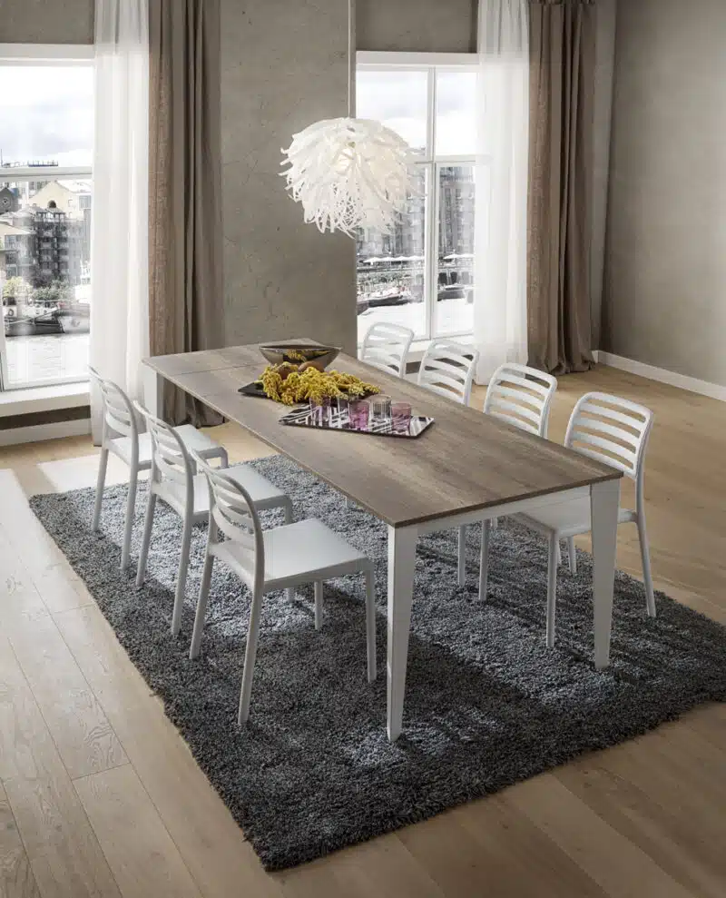 Carlo - Tavolo classico ed elegante con gamba in metallo