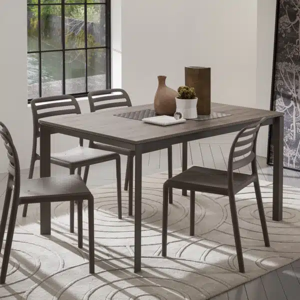 Mauro - Tavolo classico con gambe il metallo verniciato