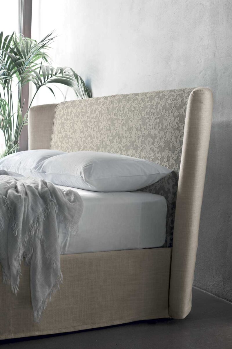 Aria - Letto matrimoniale moderno e signorile imbottito in tessuto o ecopelle
