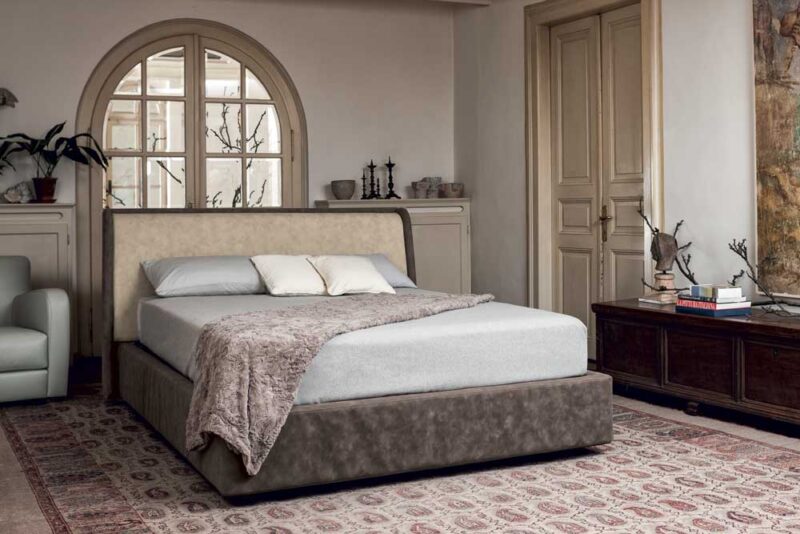 Marin - Letto matrimoniale design dalle linee sinuose imbottito in tessuto o ecopelle