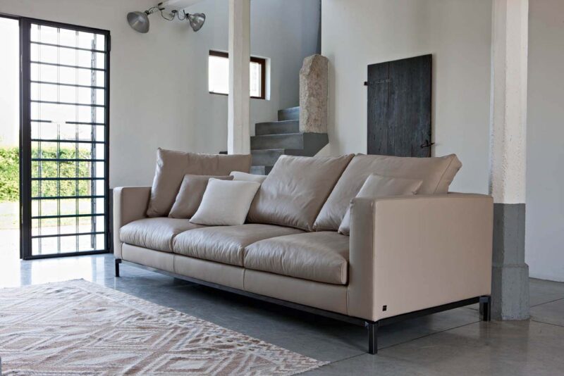 Colorado - Divano design moderno in tessuto o ecopelle