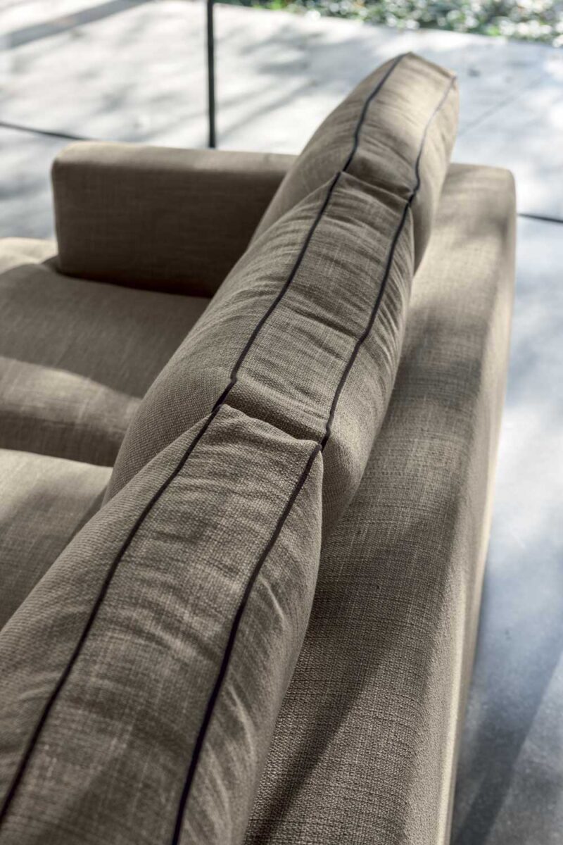 Lux - Divano design moderno in tessuto o ecopelle