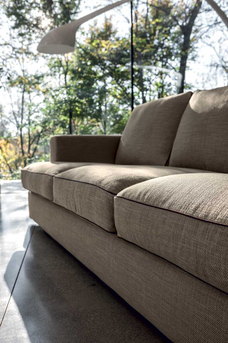 Lux - Divano design moderno in tessuto o ecopelle