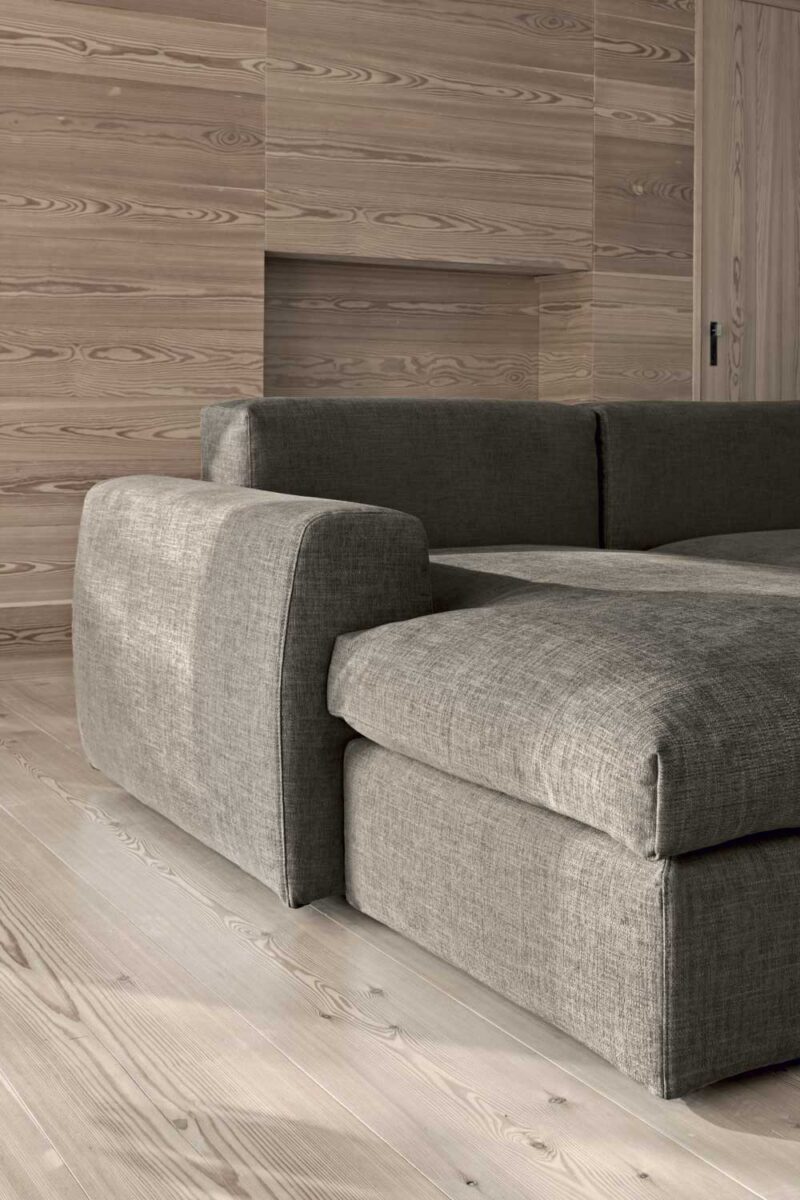 Nevada - Divano design moderno in tessuto o ecopelle