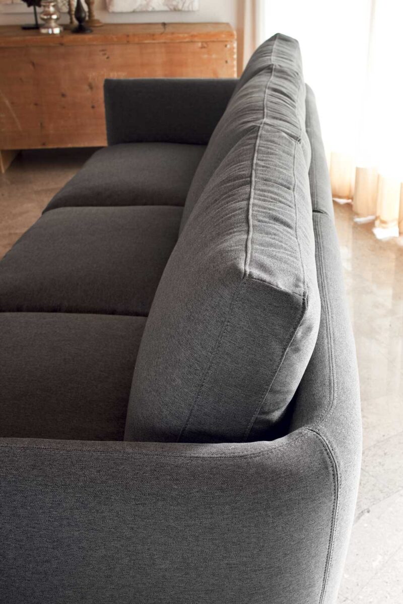 Opera - Divano design moderno in tessuto o ecopelle