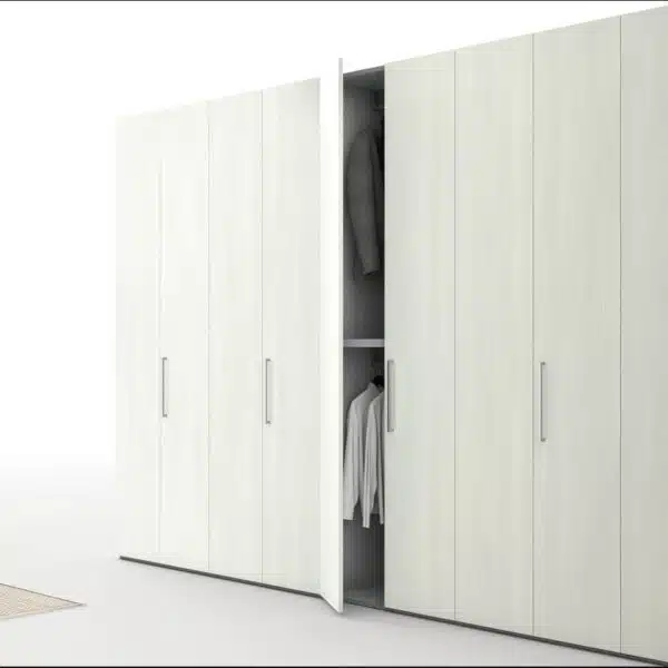 Armadio Modulare Facile Maronese: design italiano, ante battenti, vista frontale in soggiorno moderno
