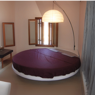 Letto Rotondo Corner con mensola angolare
