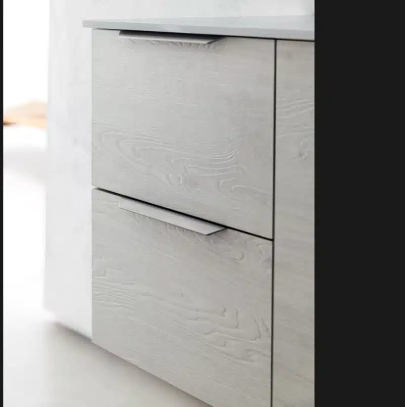 B201 BD008 - Arredo bagno moderno COMPAB, L 156 cm. Ambientazione con specchio e rubinetteria nera.