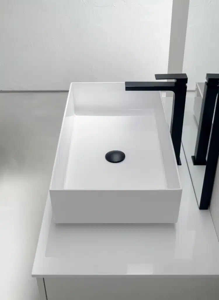 BD004 - Mobile bagno design COMPAB L.96 cm ambientato. Arredo bagno funzionale e moderno.