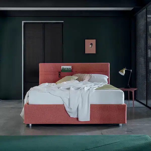 Letto matrimoniale Rigo Salotti Poket, design moderno imbottito. Camera da letto elegante.