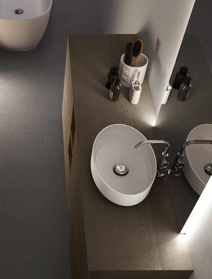 Arcom Pollock 73: mobile bagno sospeso, finitura legno chiaro, design minimalista, ambientazione