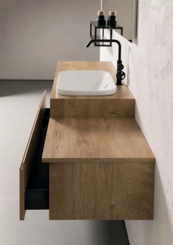 Dettaglio cassetto estraibile Compab BG007 Mobile Bagno, lavabo ceramica moderno. Interni organizzati per arredo bagno funzionale.
