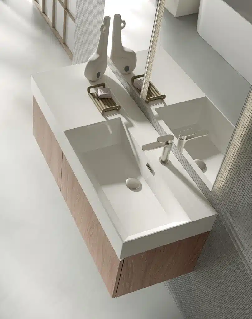 Compab BK02 - particolare lavabo integrato in ceramica bianca, bordo sottile, design minimalista e funzionale