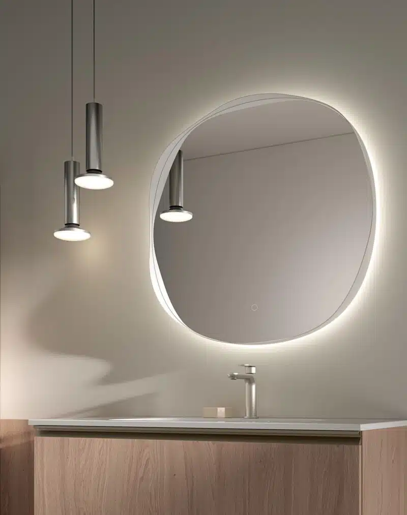 Mobile bagno Compab BK15: design moderno, cassetti sospesi con maniglie a gola. Interno cassetto.