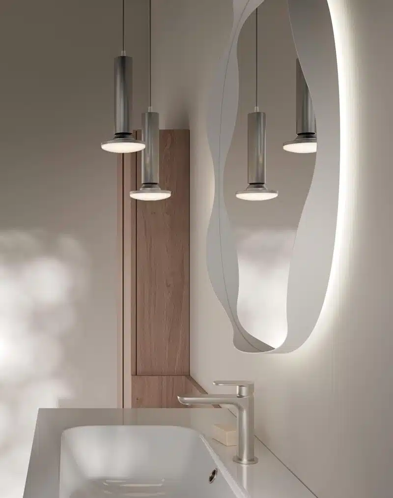 Compab BK15: mobile bagno sospeso crunchy. Dettaglio lavabo integrato e rubinetteria.
