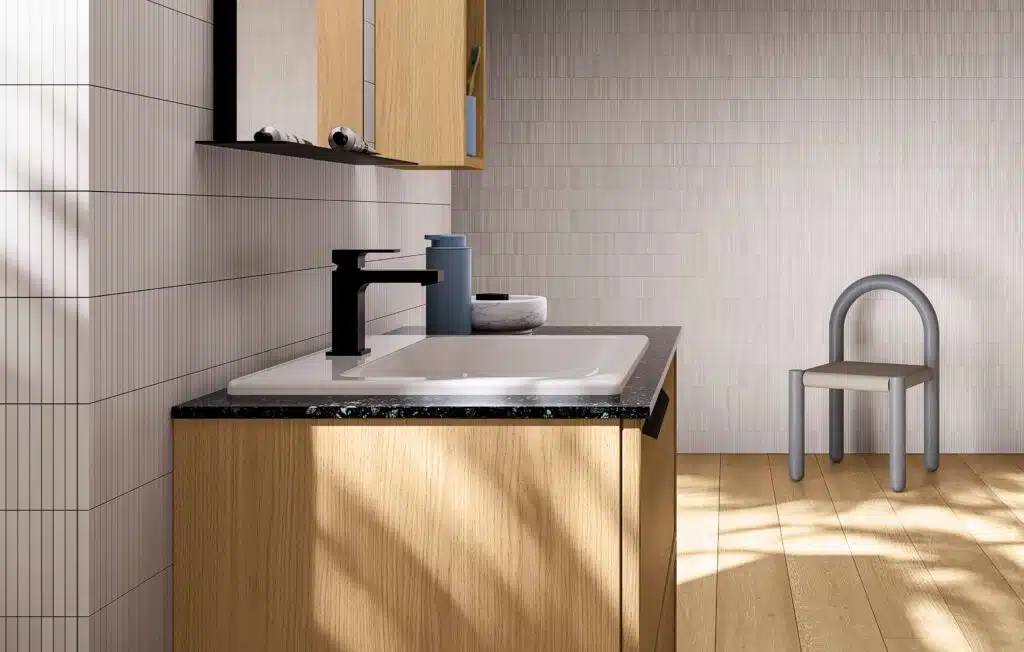 Compab Tabula TB01 - dettaglio maniglia incassata e texture legno del mobile bagno