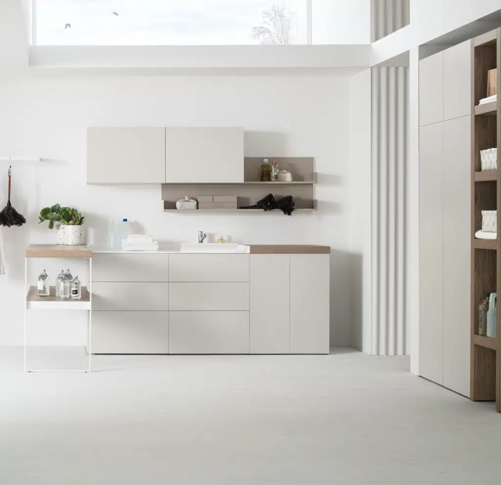 Organizza il tuo spazio con l'arredo lavanderia di design I-WASH 02 di Arcom. Massima capienza, qualità Made in Italy e progettazione gratuita su misura.