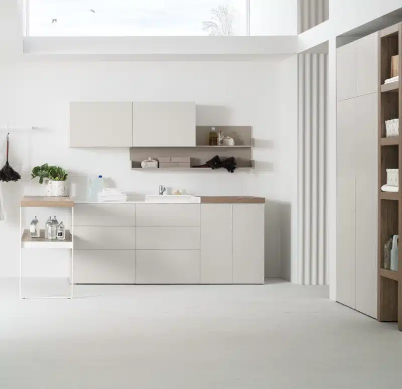 Organizza il tuo spazio con l'arredo lavanderia di design I-WASH 02 di Arcom. Massima capienza, qualità Made in Italy e progettazione gratuita su misura.