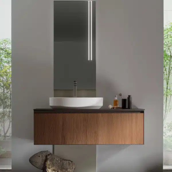 Scopri il Mobile Bagno Arcom Shape 02, il sistema componibile di design in finitura Finitura Greca Noce e Laccato Bronzo Antico. Qualità Arcom e progetto 3D gratuito.