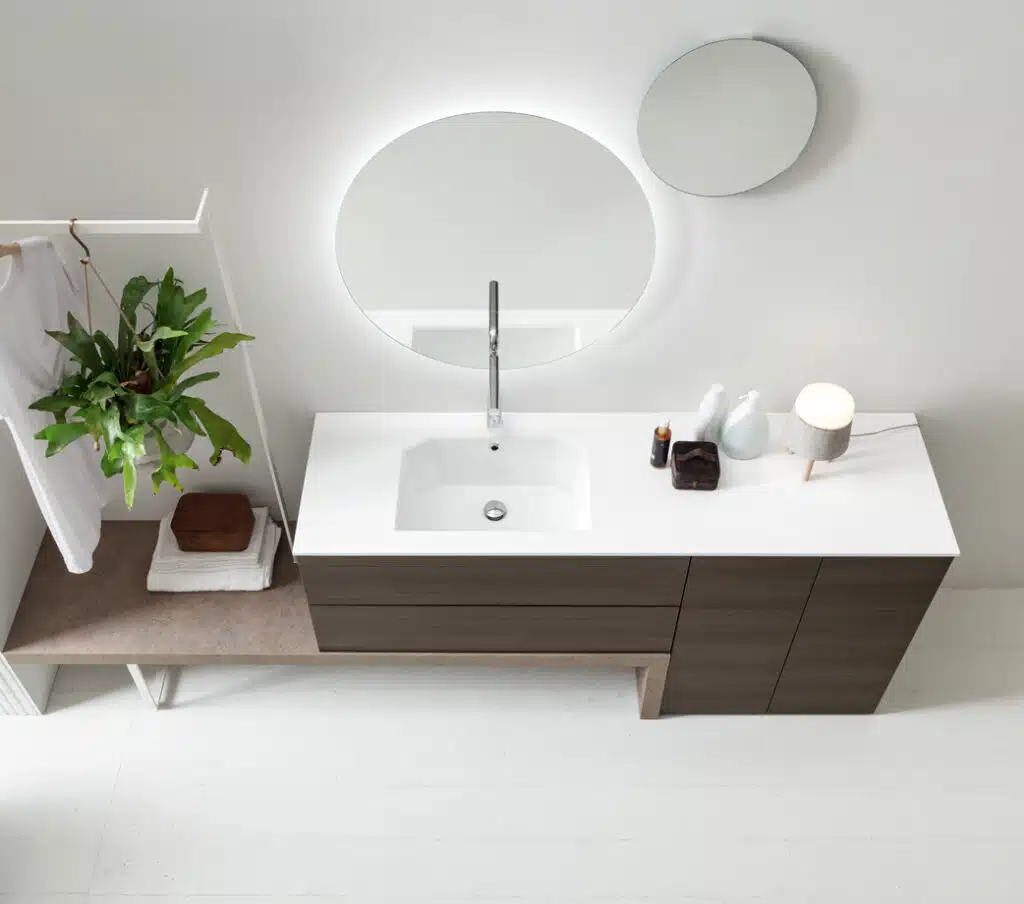 Arredo lavanderia a colonna per lavatrice I-WASH 05 di ARCOM con finitura Rovere Castoro.