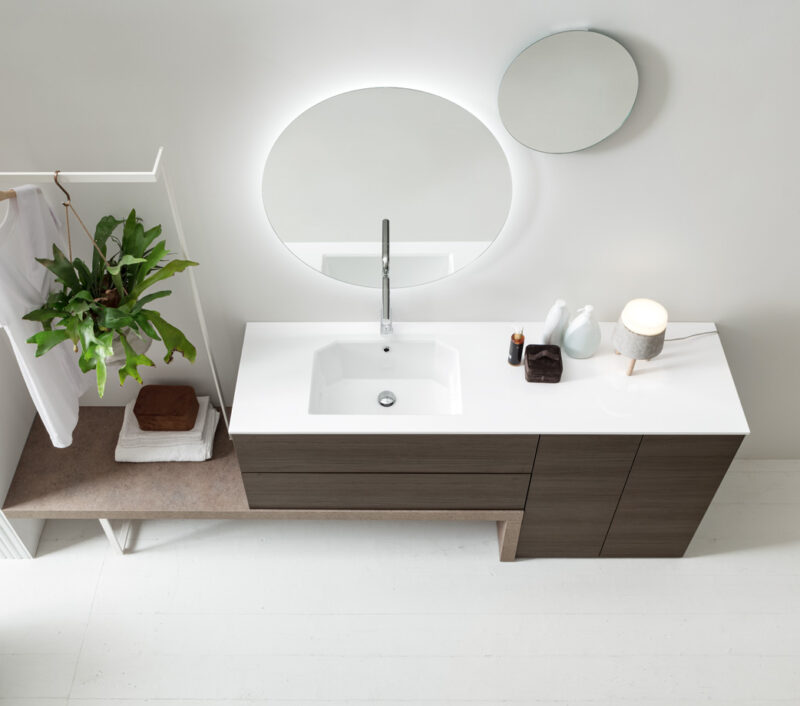 Arredo lavanderia a colonna per lavatrice I-WASH 05 di ARCOM con finitura Rovere Castoro.