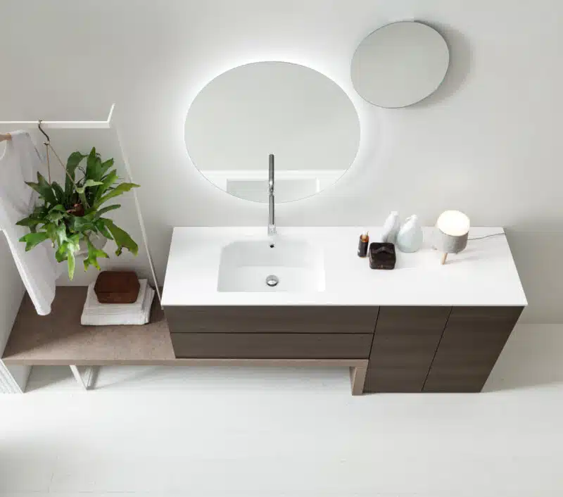Arredo lavanderia a colonna per lavatrice I-WASH 05 di ARCOM con finitura Rovere Castoro.