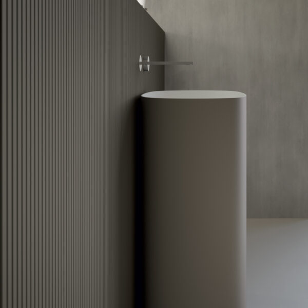 Mobile bagno Baxar M3 Wally, freestanding, design italiano, vista frontale. Arredo bagno moderno.