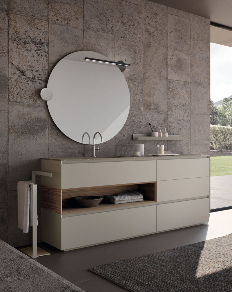 Mobile bagno con gola Composizione 315 di Baxar Azzurra, con finitura Laccato Canapa opaco e top in HPL Unicolor.