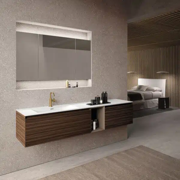 Mobile bagno in Tekorlux Composizione 317 var di Baxar Bagni, con finitura Eucalipto Lab Affumicato e top con vasca integrata.