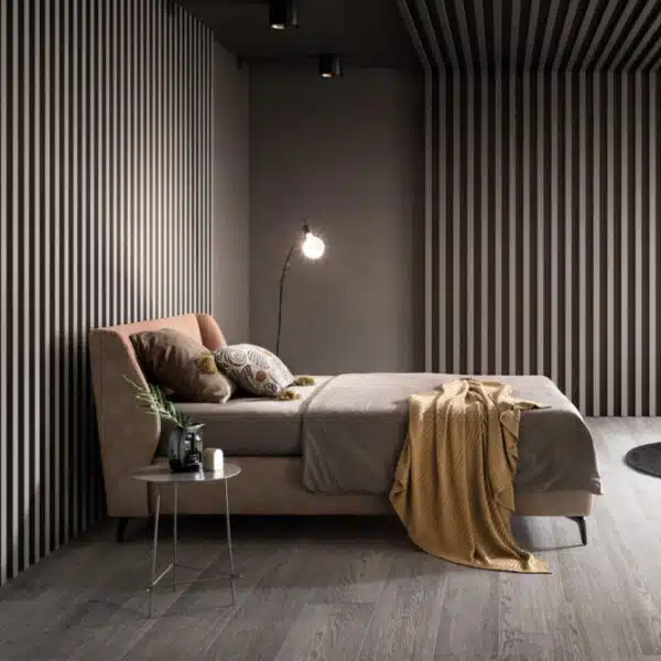 Letto Matrimoniale Samoa HUG moderno in tessuto beige con testiera imbottita - vista frontale