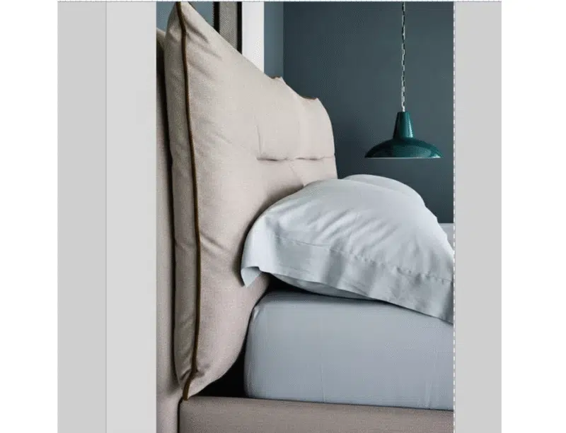 Letto Matrimoniale Imbottito Genesi Rigo Salotti - design moderno, vista frontale in camera da letto