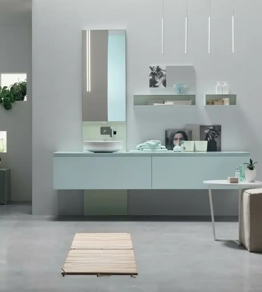 Mobile bagno moderno Arcom Soul 10 celeste con lavabo ceramica e specchio illuminato.