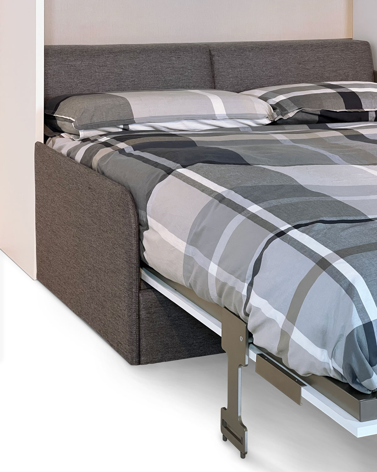 Letto matrimoniale francese a scomparsa 140 Versia con divano e armadio sx 2 ante bianco L.255,2 P.123 H.218,3 cm (aperto P.224 cm) 6 Letto matrimoniale francese a scomparsa 140 Versia con divano e armadio sx 2 ante bianco