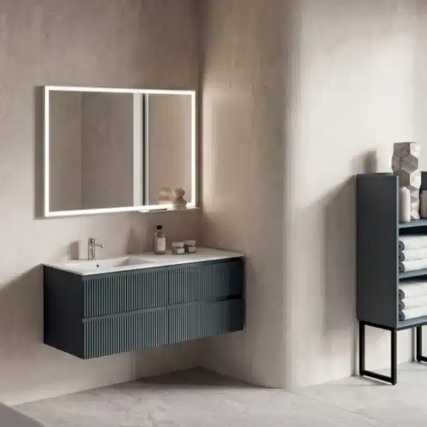 Composizione bagno cannettata 120 cm Serie X Compab in finitura Denim con specchio LED e colonna a giorno